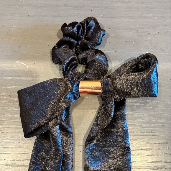 Black Bow Scrunchie - Picture 2 of 4